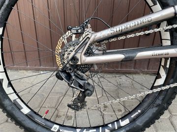 Używany Commencal SUPREME DH V4 2022 Mountainbike — zdjęcie 7 z 11