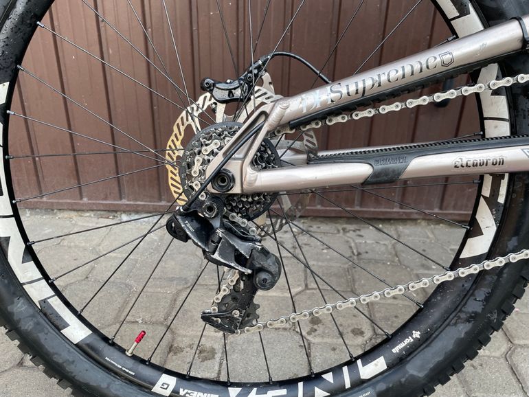 Brugt Commencal SUPREME DH V4 2022 Mountainbike — billede 7 af 11