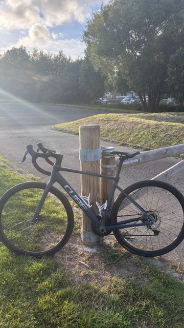 Used CUBE ATTAIN, PRO 2026 2026 Road & Gravel, Blue — image 1 of 10