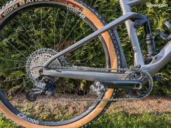 Używany BMC Fourstroke 01 TWO 2021 2021 Mountainbike — zdjęcie 2 z 3