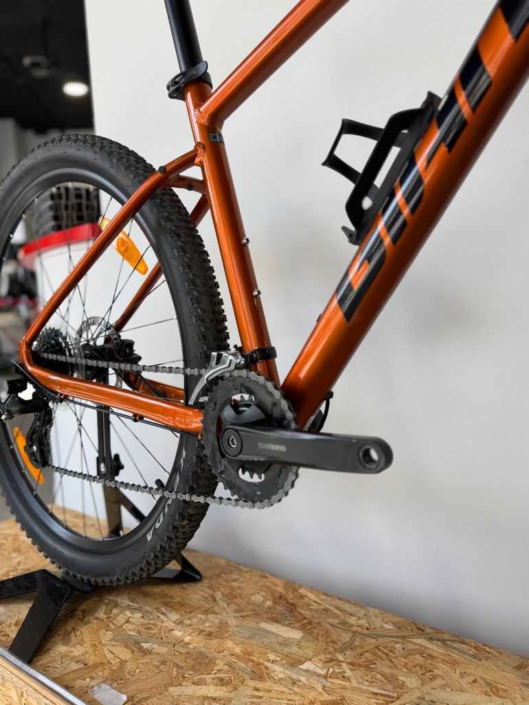 Używany Giant Talon 3 2022 2022 Mountainbike — zdjęcie 3 z 4