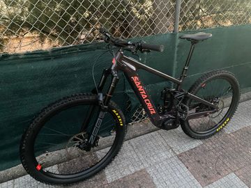 Santa Cruz Vala AL 70 2026 2026 Mountainbike usato, Viola — immagine 8 di 10
