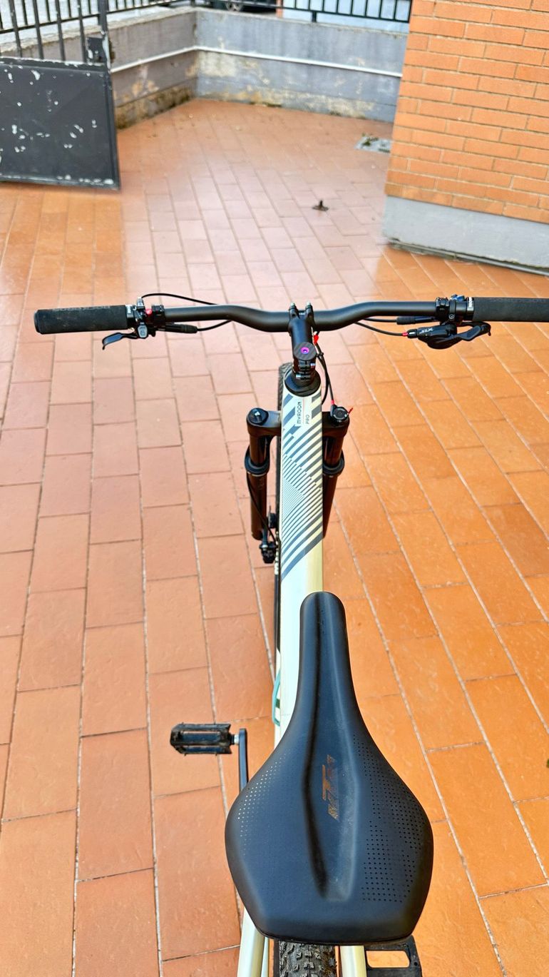 Gebrauchtes KTM MYROON PRO 2024 2024 Mountainbike, Hellgrau — Bild 5 von 5