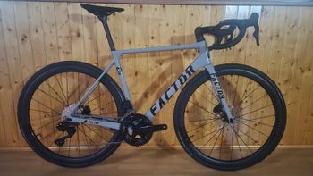 Used Factor O2 2025 Road & Gravel