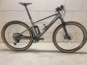 Used BMC Fourstroke 01 TWO 2021 2021 Mountainbike, Light Gray, 29 — image 2 of 8