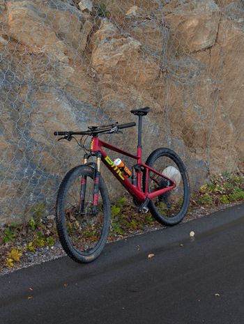 BMC Fourstroke 01 ONE 2022 2022 Mountainbike de segunda mano, Rojo — imagen 3 de 8