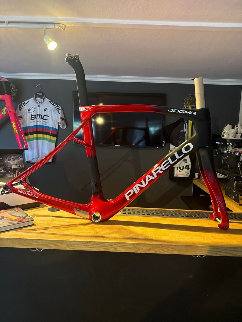 Używany Pinarello DOGMA X DURA ACE Di2 2026 Frameset 2026 Road & Gravel
