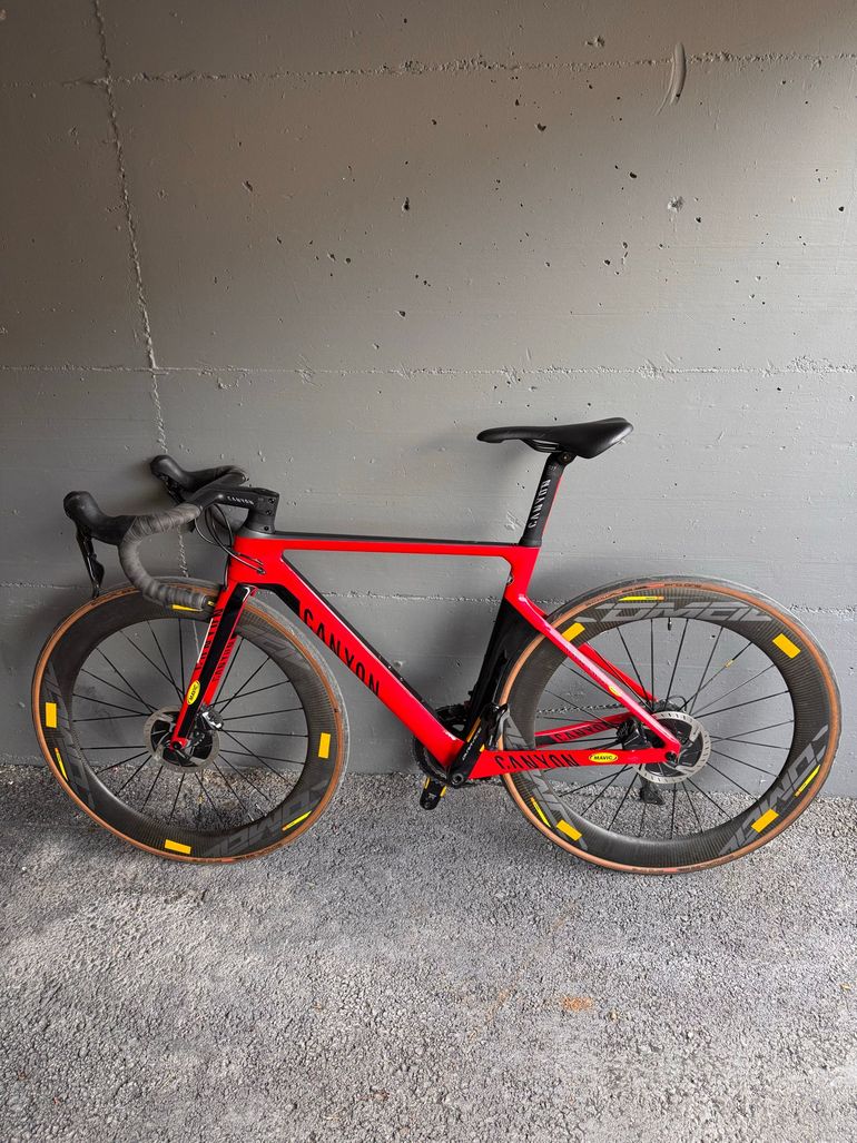 Used Canyon Aeroad CF SLX 9.0 2018 2018 Road & Gravel, Red — image 2 of 6