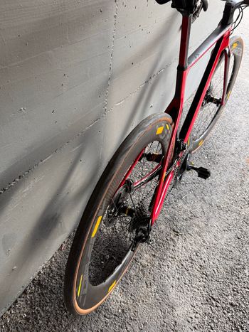 Used Canyon Aeroad CF SLX 9.0 2018 2018 Road & Gravel, Red — image 4 of 6