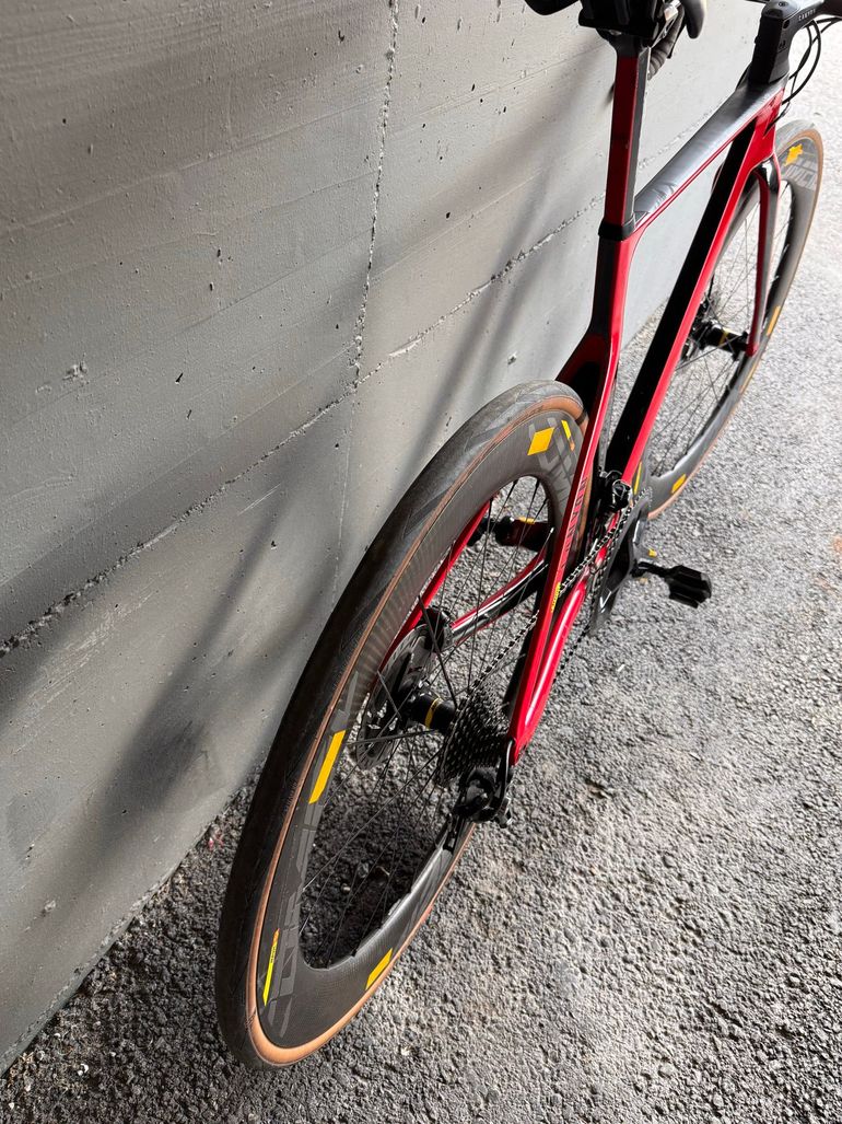 Used Canyon Aeroad CF SLX 9.0 2018 2018 Road & Gravel, Red — image 4 of 6