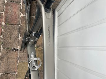 Gebrauchtes Trek Domane SL 6 Disc 2019 2019 Road & Gravel, Hellgrau — Bild 3 von 3