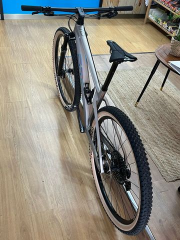 Tweedehands BMC Twostroke 01 THREE 2023 2023 Mountainbike — afbeelding 11 van 18