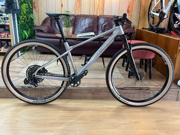 Tweedehands BMC Twostroke 01 THREE 2023 2023 Mountainbike — afbeelding 1 van 18