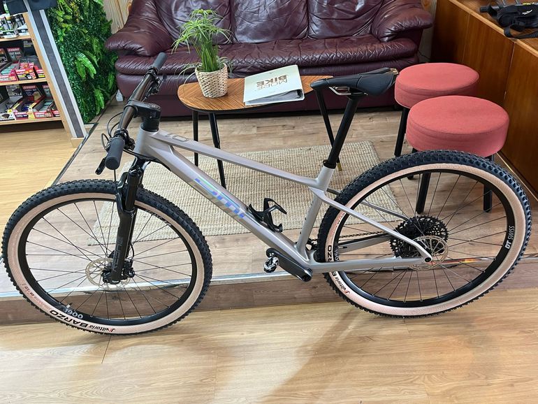 Tweedehands BMC Twostroke 01 THREE 2023 2023 Mountainbike — afbeelding 10 van 18