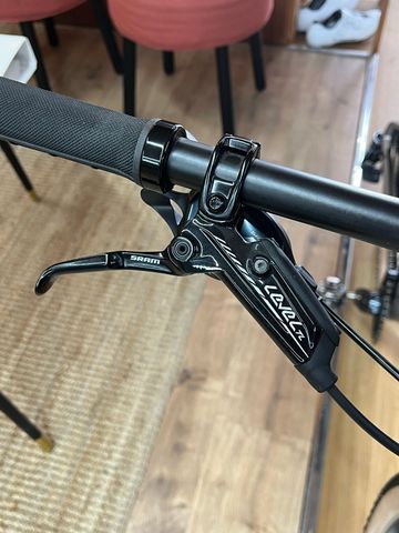 Tweedehands BMC Twostroke 01 THREE 2023 2023 Mountainbike — afbeelding 15 van 18