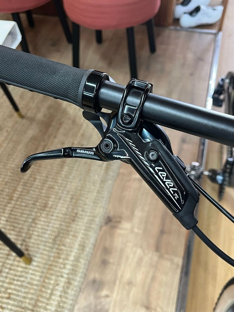 Tweedehands BMC Twostroke 01 THREE 2023 2023 Mountainbike — afbeelding 15 van 18