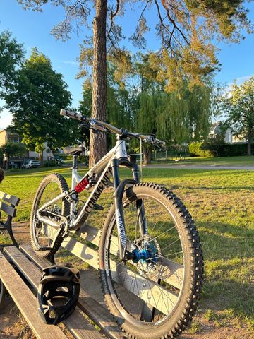 Tweedehands Commencal META AM 27 RACE 2019 2019 MTB