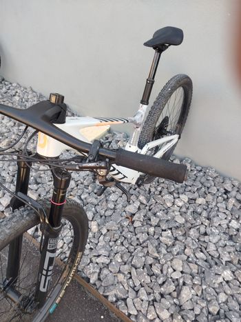 Gebrauchtes Scott Spark RC Team Issue 2025 2025 Mountainbike, Hellgrau — Bild 6 von 9