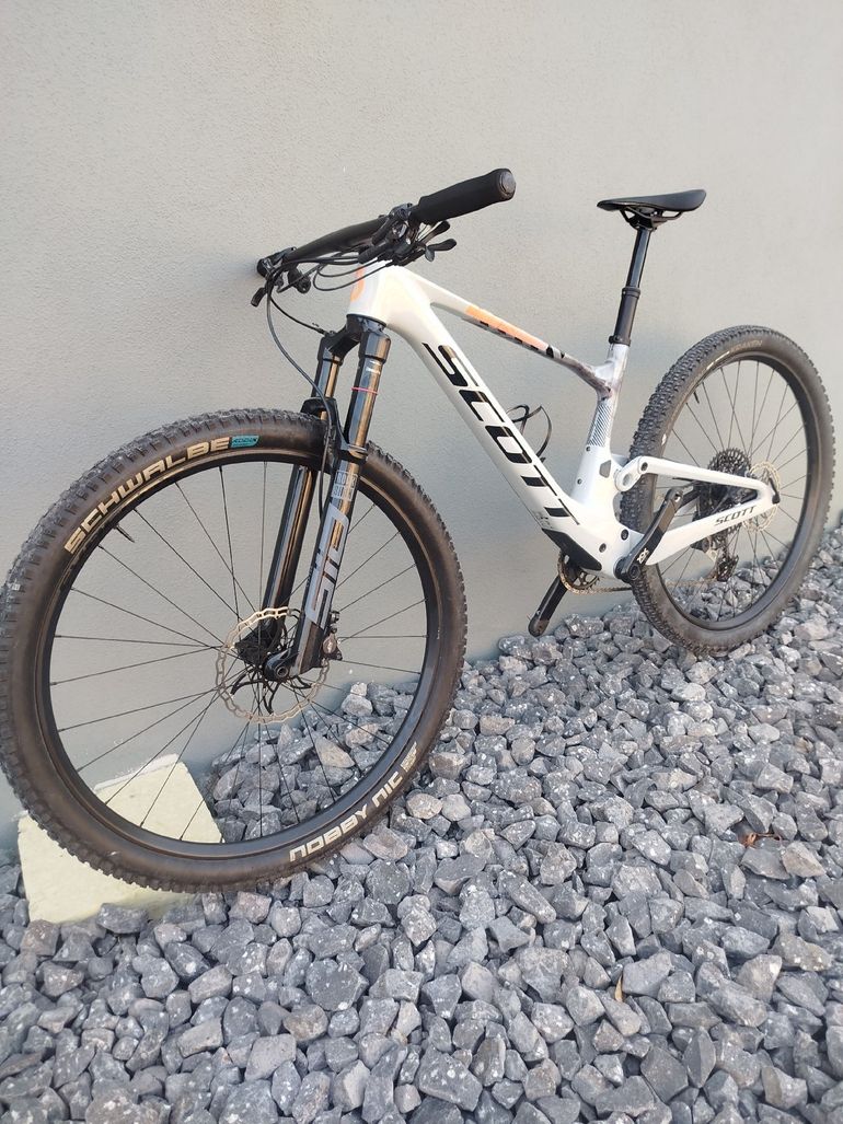 Gebrauchtes Scott Spark RC Team Issue 2025 2025 Mountainbike, Hellgrau — Bild 2 von 9