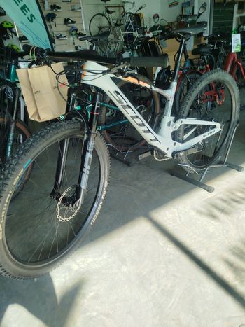 Gebrauchtes Scott Spark RC Team Issue 2025 2025 Mountainbike, Hellgrau — Bild 7 von 9