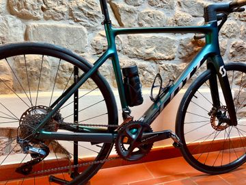 Used Scott Addict 20 2022 2022 Road & Gravel, Green — image 3 of 3