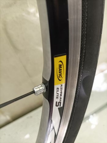 Used Scott Addict R3 2011 Road & Gravel