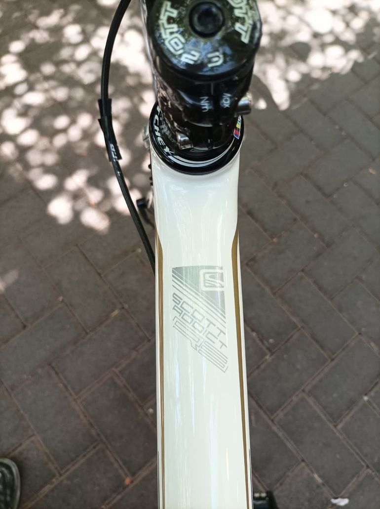 Scott Addict R3 2011 Road & Gravel usato, Bianco — immagine 17 di 23