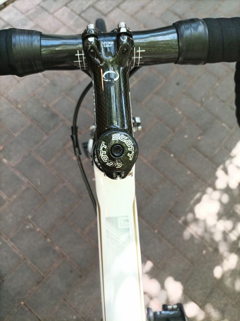 Scott Addict R3 2011 Road & Gravel usato, Bianco — immagine 20 di 23