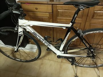 Used Scott Addict R3 2011 Road & Gravel, White — image 10 of 23