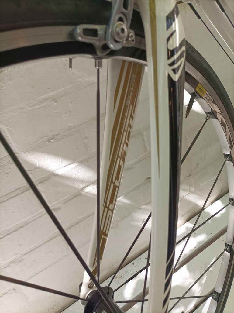 Scott Addict R3 2011 Road & Gravel usato, Bianco — immagine 14 di 23