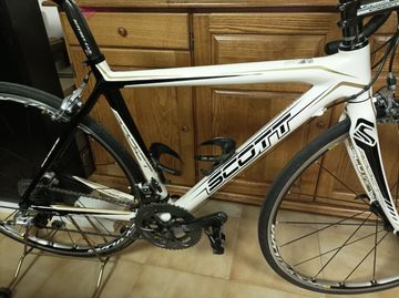Used Scott Addict R3 2011 Road & Gravel, White — image 2 of 23