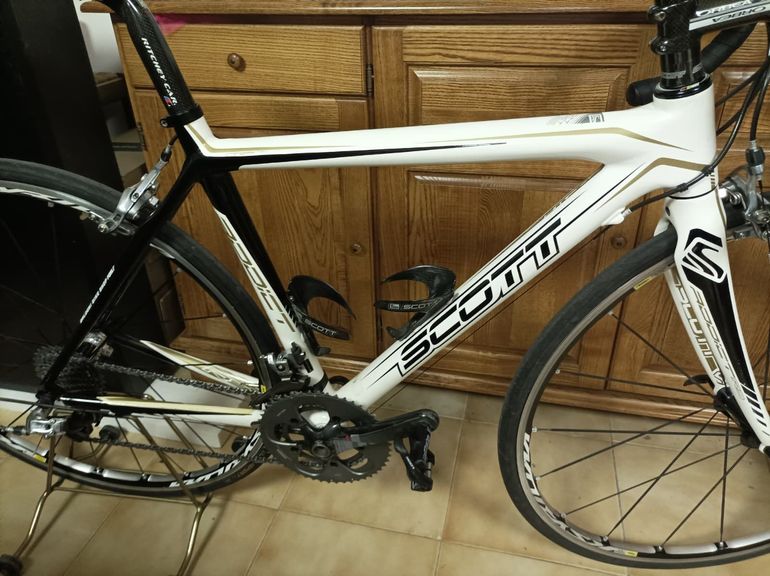 Scott Addict R3 2011 Road & Gravel usato, Bianco — immagine 2 di 23