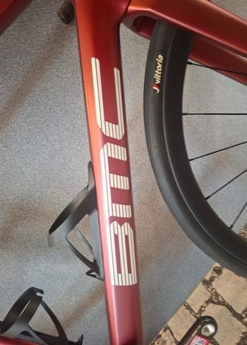 Gebrauchtes BMC Roadmachine 01 THREE 2024 2024 Road & Gravel, Rot — Bild 5 von 5
