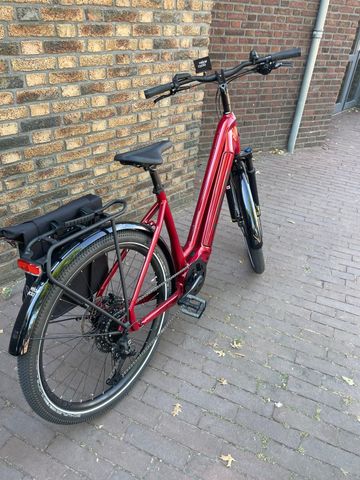 Used Trek Allant+ 7 Lowstep 2024 2024 Urban, Red — image 2 of 5