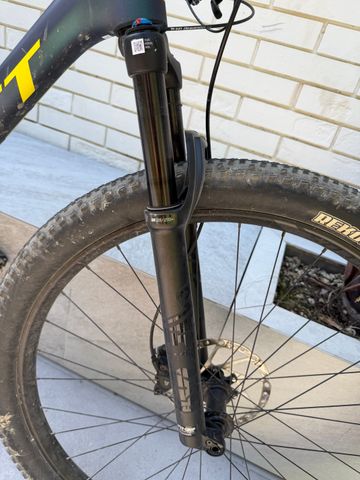 Used Scott Spark RC Comp 2023 2023 Mountainbike, Black, 29 — image 2 of 5