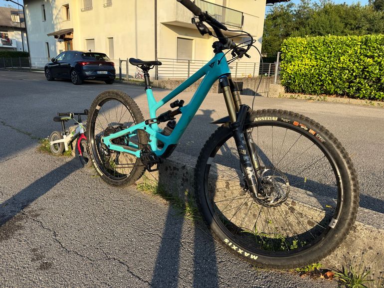 Brugt YT Industries Capra CORE 4 (NT) 29 2023 2023 Mountainbike — billede 5 af 6