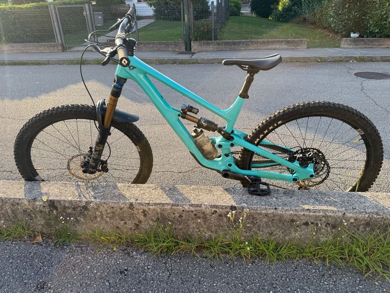 Brugt YT Industries Capra CORE 4 (NT) 29 2023 2023 Mountainbike — billede 1 af 6