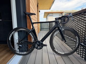 Tweedehands Canyon Aeroad CF SLX 8.0 - Zipp 404 Firecrest 2017 Road & Gravel