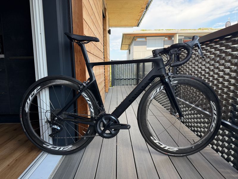 Used Canyon Aeroad CF SLX 8.0 - Zipp 404 Firecrest 2017 Road & Gravel