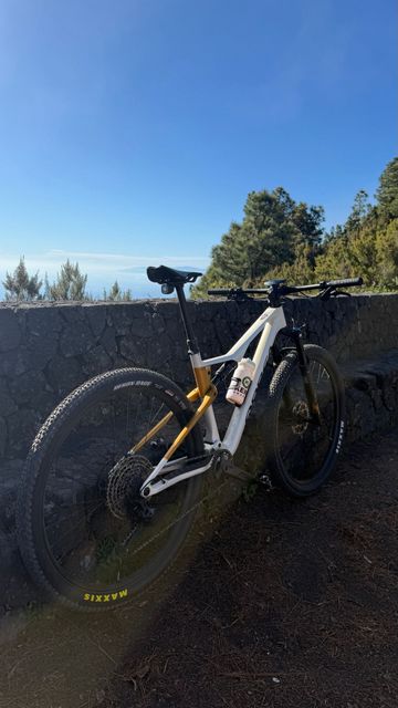 Orbea OIZ M30 2025 2025 Mountainbike usato, Bianco — immagine 4 di 7