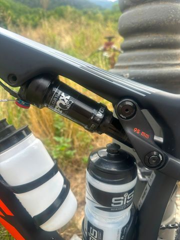 KTM SCARP ELITE 2025 2025 Mountainbike d'occasion — image 9 sur 11