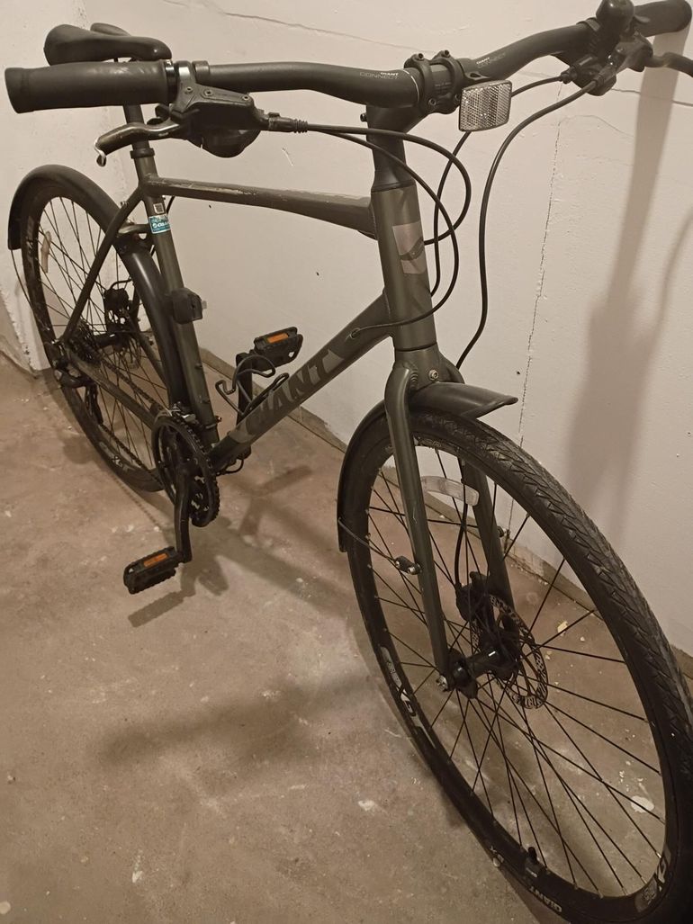 Used Giant Escape Disc 2 2025 2025 Urban, Black — image 3 of 4