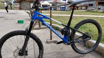 Używany Mondraker SUPERFOXY 2024 2024 Mountainbike — zdjęcie 2 z 4