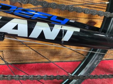 Used Giant Defy 2 (COMPACT) 2010 2010 Road & Gravel, Blue — image 8 of 9