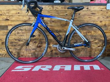 Used Giant Defy 2 (COMPACT) 2010 2010 Road & Gravel, Blue — image 2 of 9