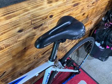 Used Giant Defy 2 (COMPACT) 2010 2010 Road & Gravel, Blue — image 6 of 9