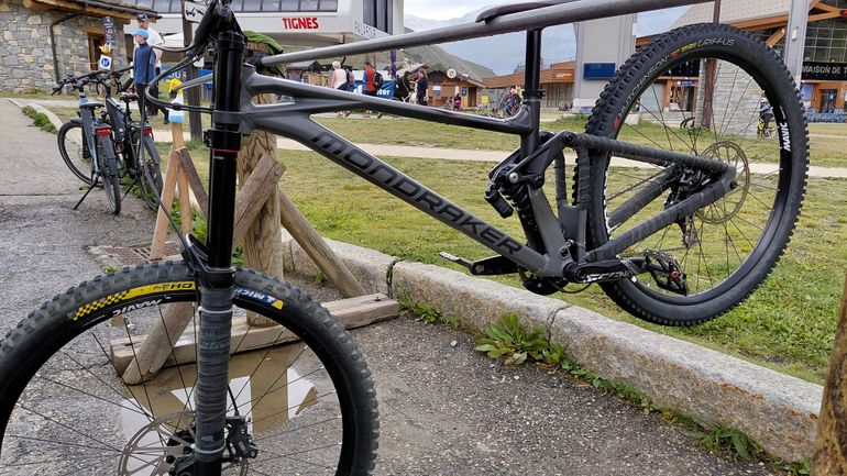 Gebrauchtes Mondraker SUMMUM 2024 2024 Mountainbike, Hellgrau, 29 — Bild 2 von 4