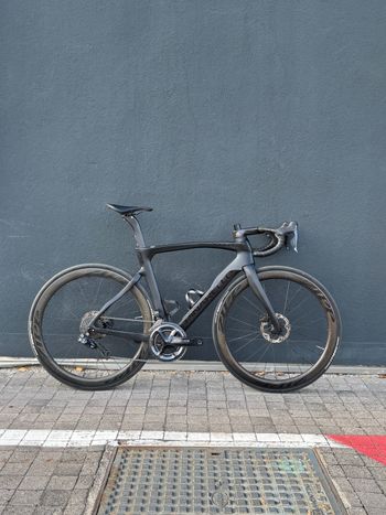 Brugt Pinarello Dogma F12 Disk Dura Ace Di2 Bike 2019 2019 Road & Gravel