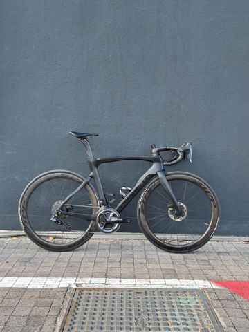 Używany Pinarello Dogma F12 Disk Dura Ace Di2 Bike 2019 2019 Road & Gravel