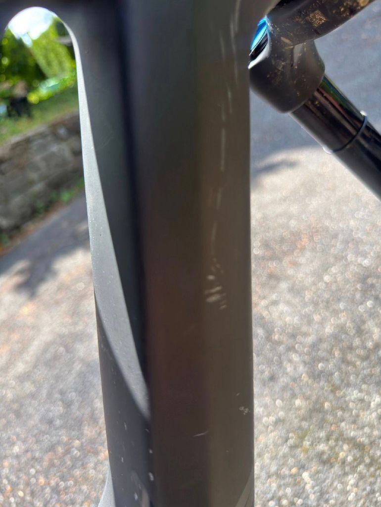 Canyon Spectral CF 7 2024 2024 Mountainbike usato, Nero — immagine 4 di 7